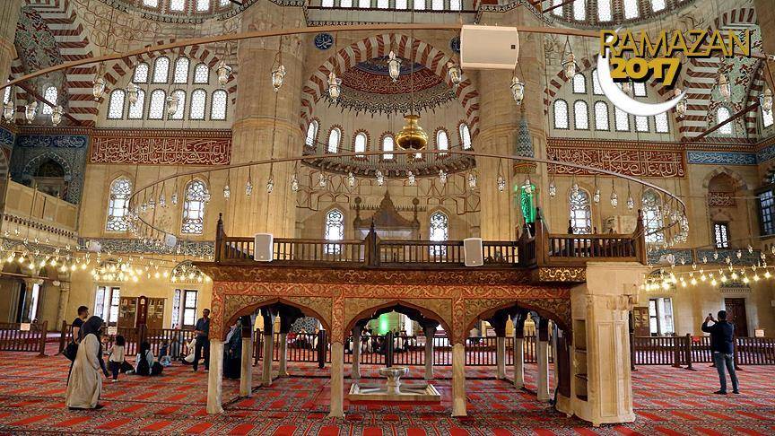 Mimar Sinan’ın ustalık eseri Selimiye Camii’nde tartışma: Kubbe süslemeleri silinecek mi? 9